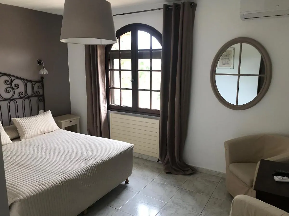 Logis Hotel Le Manoir & Lounge 3*, Apt