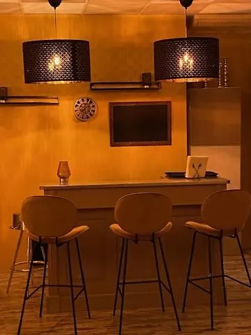 Logis Hotel Le Manoir & Lounge
