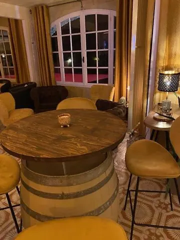 Logis Hotel Le Manoir & Lounge