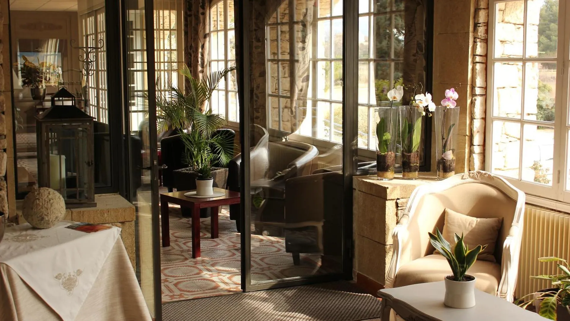 Logis Hotel Le Manoir & Lounge 3*, Apt France