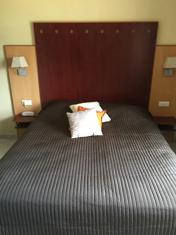 Logis Hotel Le Manoir & Lounge