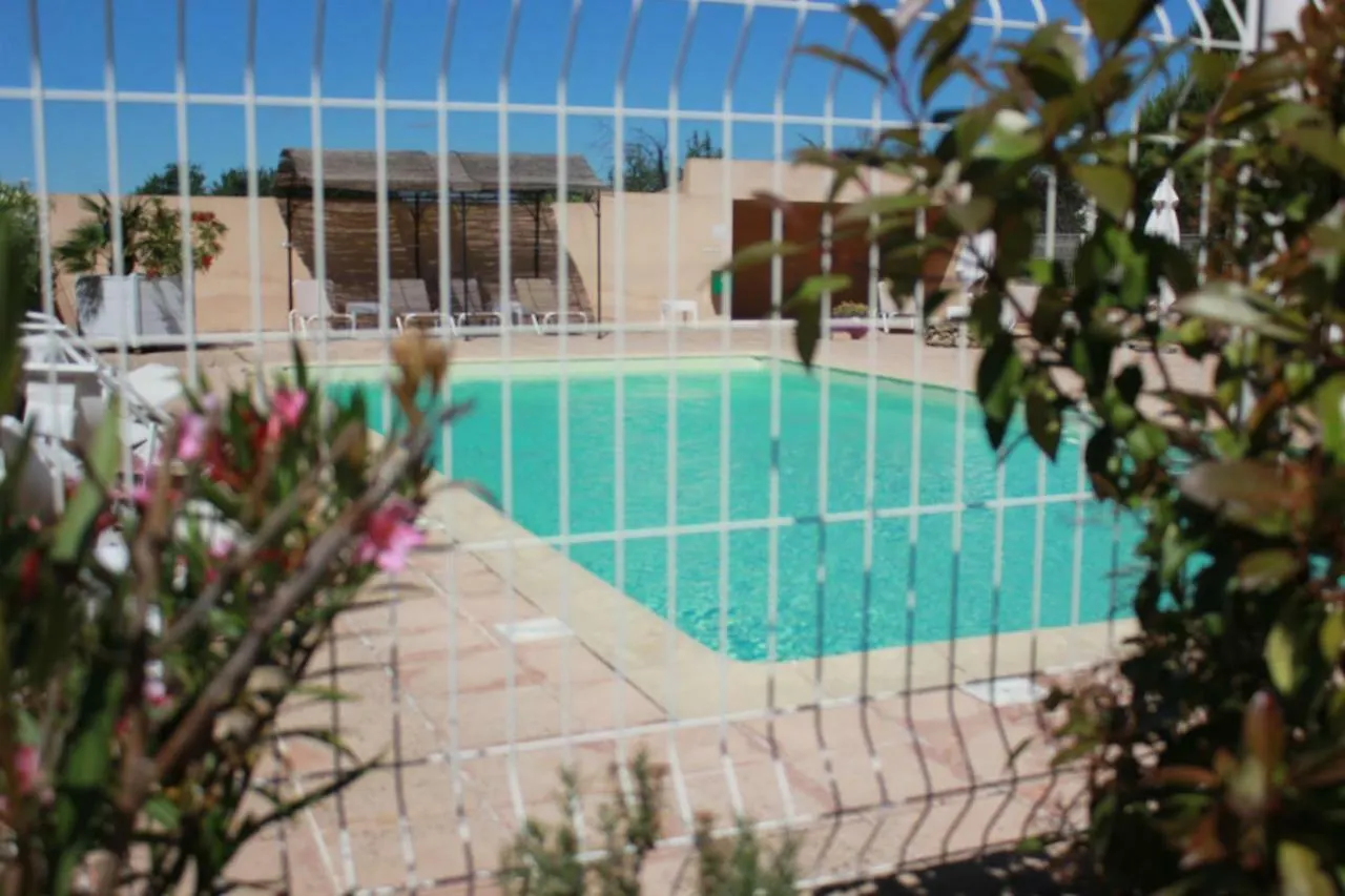 Logis Hotel Le Manoir & Lounge  Apt